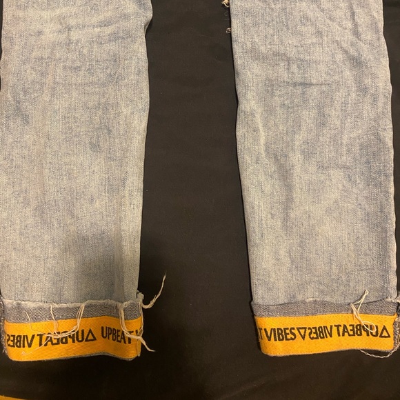 Zara Distressed Jeans - Picture 7 of 8